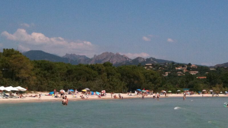 Blick auf den Strand von Pinarello